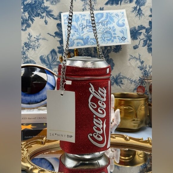 🆕 SKINNY DIP x COCA COLA 🧿 NWT Red Coca Cola Can Cross Body Bag - Picture 3 of 14